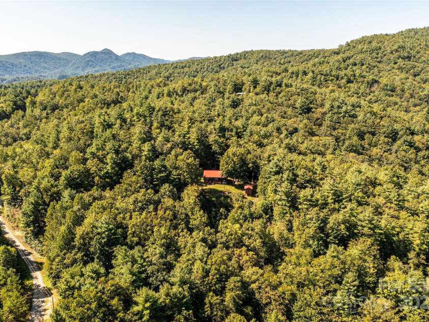 805 Deer Crossing Lane, Lenoir, NC 28645.  MLS# CAR4295259, YatesRealty ID 5643. 