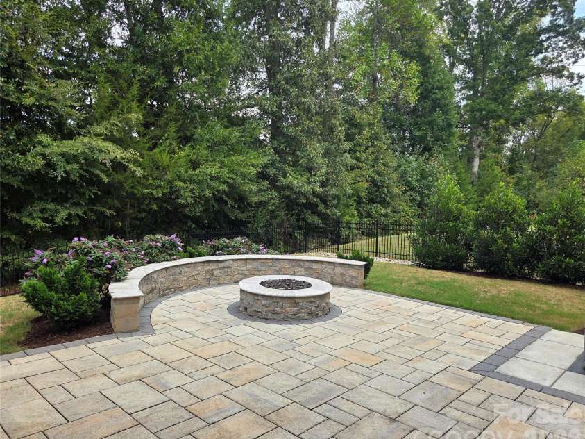 9158 Cantrell Way, Huntersville, NC 28078.  MLS# CAR4434045, YatesRealty ID 56432. 