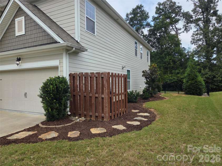 9158 Cantrell Way, Huntersville, NC 28078.  MLS# CAR4434045, YatesRealty ID 56432. 