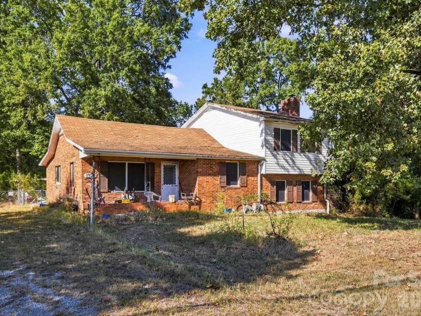 1379 Old Greensboro Road, High Point, NC 27265.  MLS# CAR4434368, YatesRealty ID 56435. 