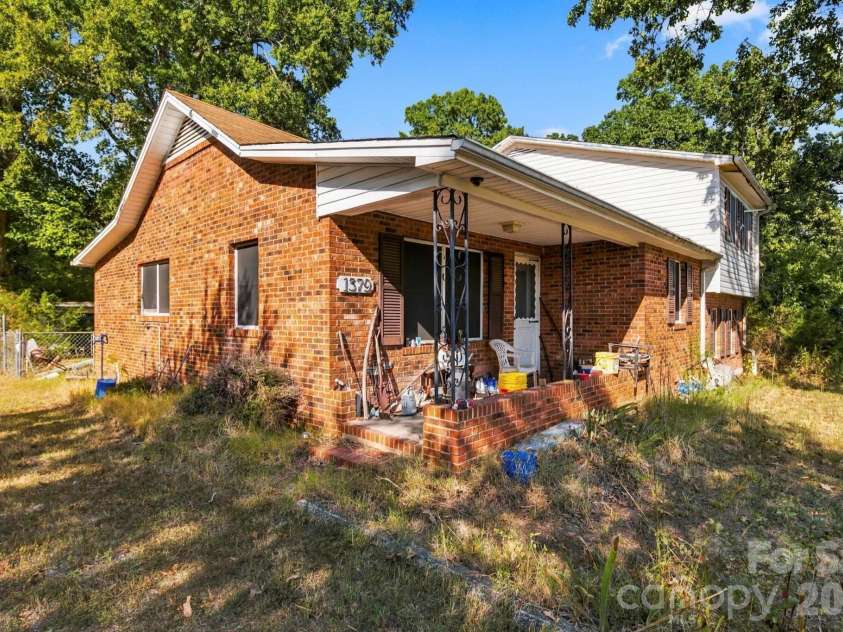 1379 Old Greensboro Road, High Point, NC 27265.  MLS# CAR4434368, YatesRealty ID 56435. 