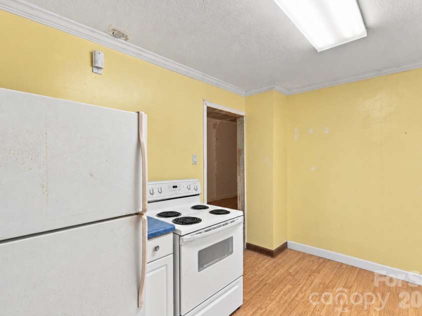 1379 Old Greensboro Road, High Point, NC 27265.  MLS# CAR4434368, YatesRealty ID 56435. 