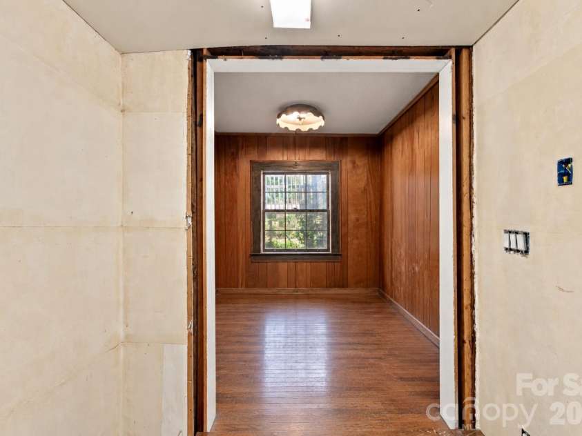 1379 Old Greensboro Road, High Point, NC 27265.  MLS# CAR4434368, YatesRealty ID 56435. 