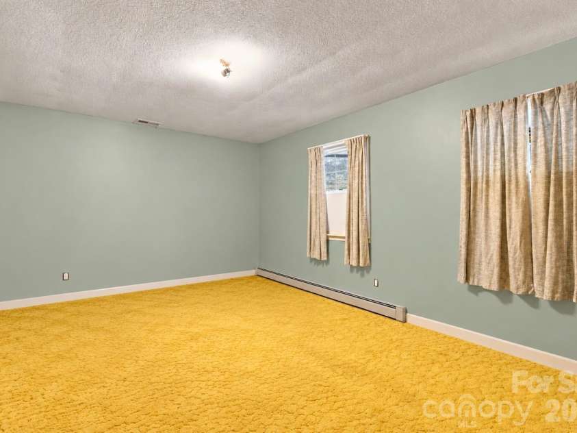 1379 Old Greensboro Road, High Point, NC 27265.  MLS# CAR4434368, YatesRealty ID 56435. 
