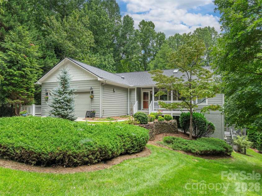 130 Olds Trail, Hendersonville, NC 28739.  MLS# CAR4434379, YatesRealty ID 56440. 