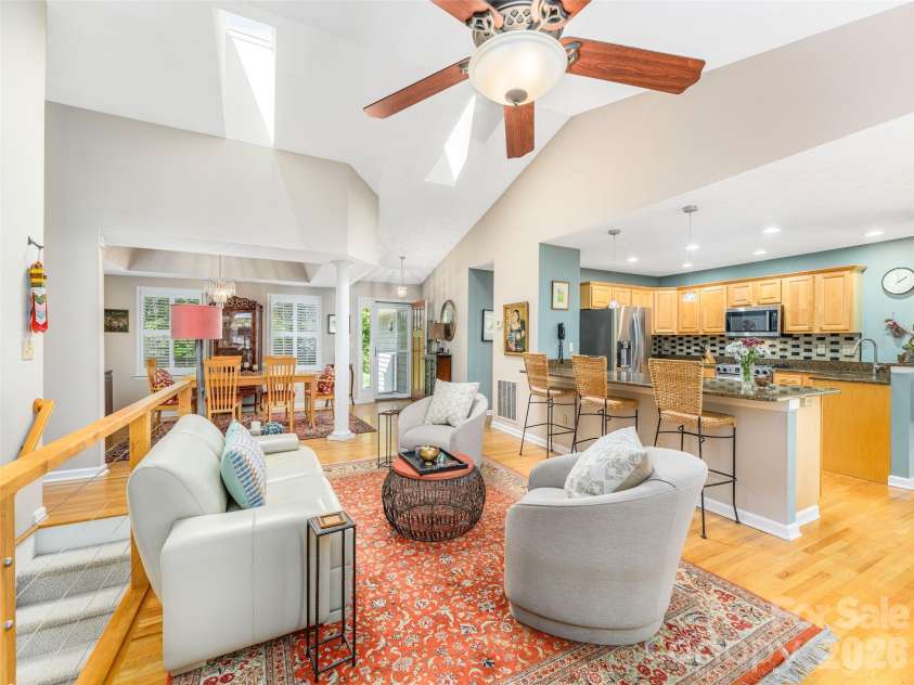 130 Olds Trail, Hendersonville, NC 28739.  MLS# CAR4434379, YatesRealty ID 56440. 