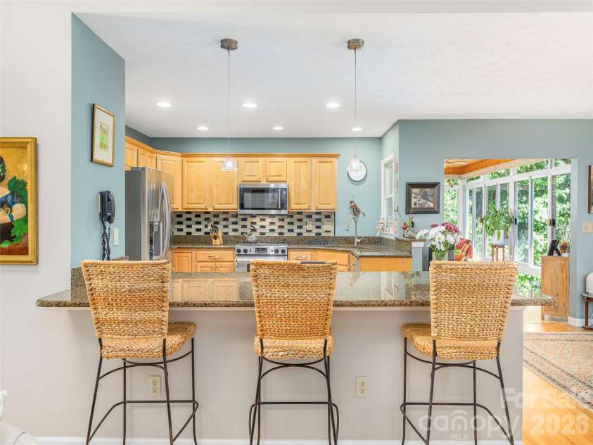 130 Olds Trail, Hendersonville, NC 28739.  MLS# CAR4434379, YatesRealty ID 56440. 