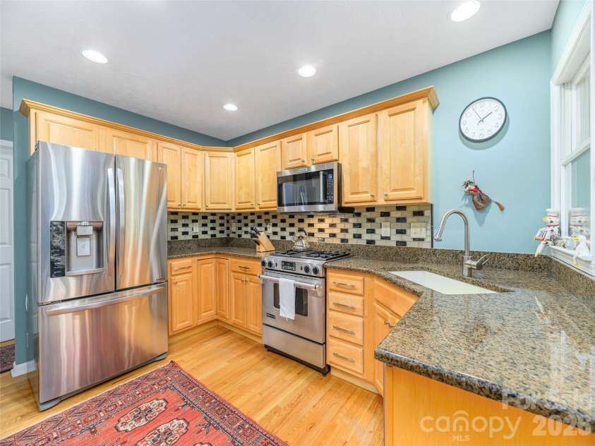 130 Olds Trail, Hendersonville, NC 28739.  MLS# CAR4434379, YatesRealty ID 56440. 