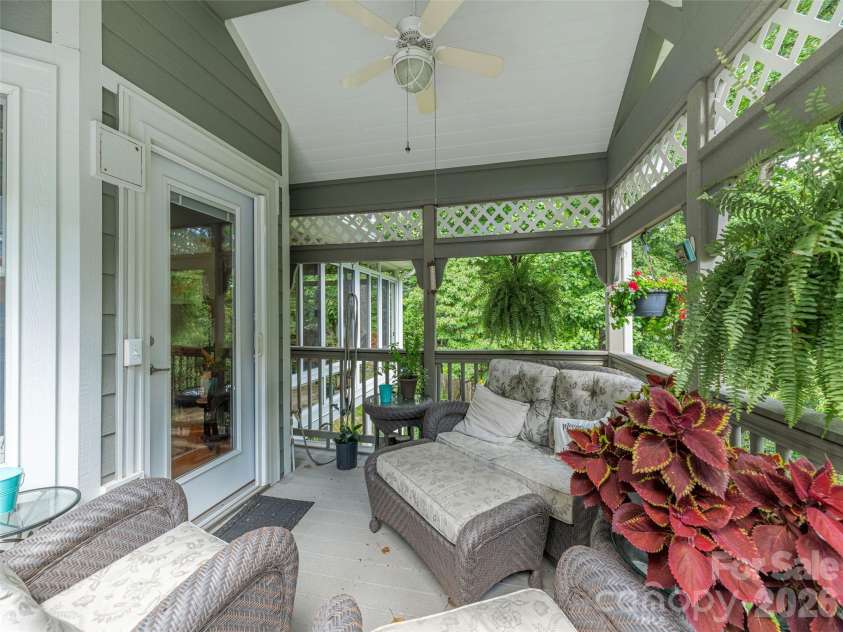 130 Olds Trail, Hendersonville, NC 28739.  MLS# CAR4434379, YatesRealty ID 56440. 