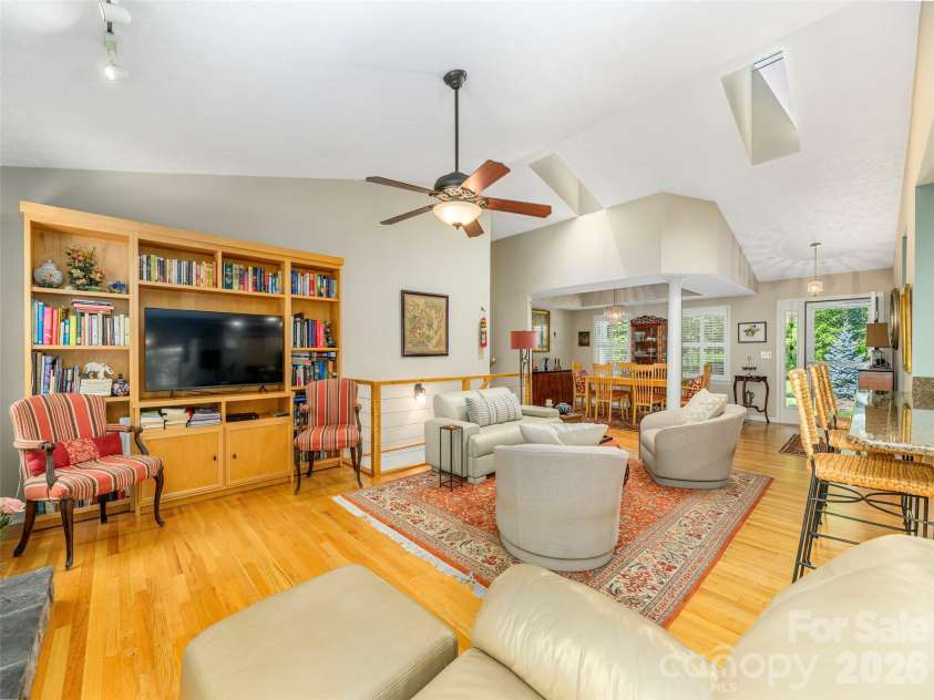 130 Olds Trail, Hendersonville, NC 28739.  MLS# CAR4434379, YatesRealty ID 56440. 