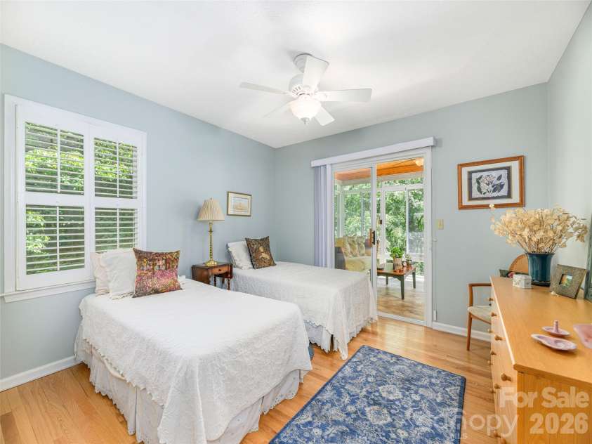 130 Olds Trail, Hendersonville, NC 28739.  MLS# CAR4434379, YatesRealty ID 56440. 
