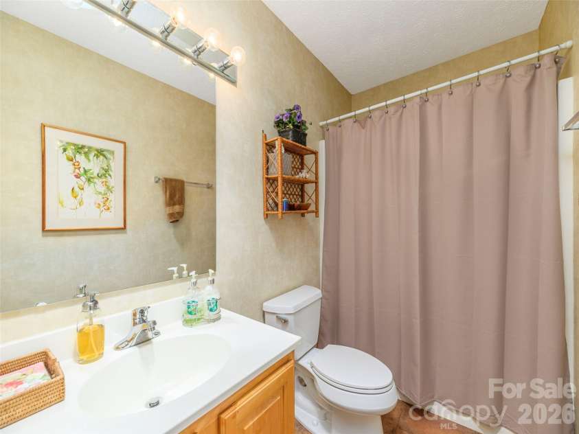 130 Olds Trail, Hendersonville, NC 28739.  MLS# CAR4434379, YatesRealty ID 56440. 
