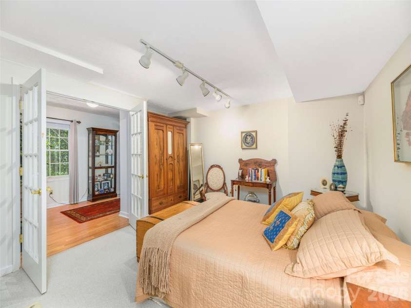 130 Olds Trail, Hendersonville, NC 28739.  MLS# CAR4434379, YatesRealty ID 56440. 