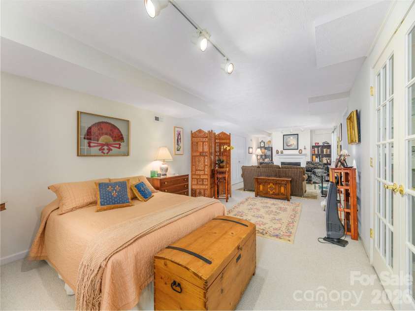 130 Olds Trail, Hendersonville, NC 28739.  MLS# CAR4434379, YatesRealty ID 56440. 