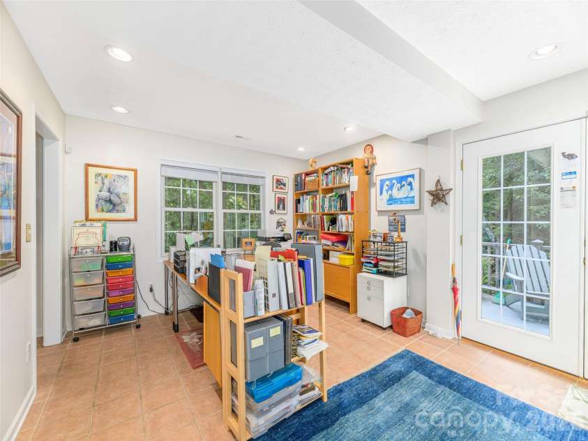 130 Olds Trail, Hendersonville, NC 28739.  MLS# CAR4434379, YatesRealty ID 56440. 