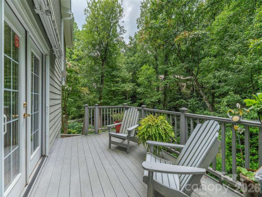 130 Olds Trail, Hendersonville, NC 28739.  MLS# CAR4434379, YatesRealty ID 56440. 