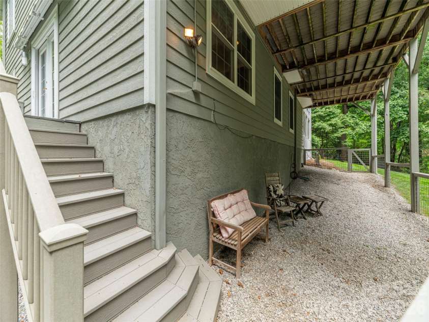 130 Olds Trail, Hendersonville, NC 28739.  MLS# CAR4434379, YatesRealty ID 56440. 