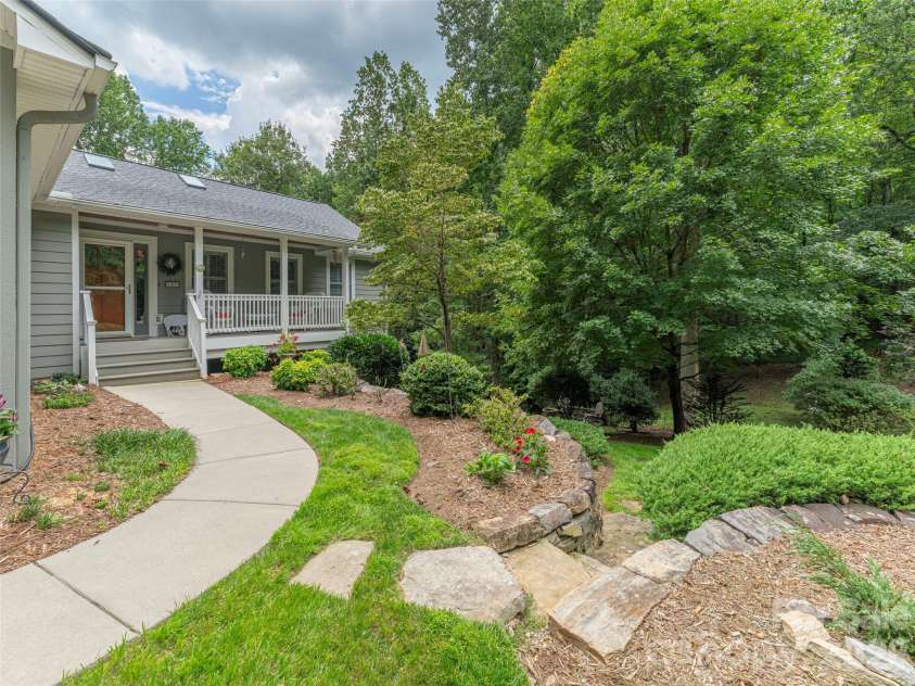 130 Olds Trail, Hendersonville, NC 28739.  MLS# CAR4434379, YatesRealty ID 56440. 