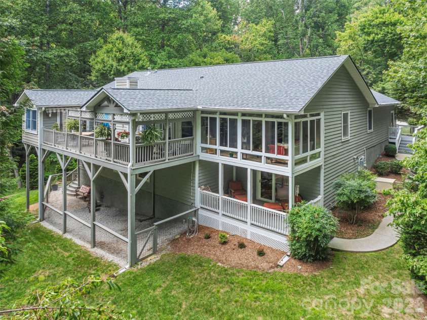 130 Olds Trail, Hendersonville, NC 28739.  MLS# CAR4434379, YatesRealty ID 56440. 