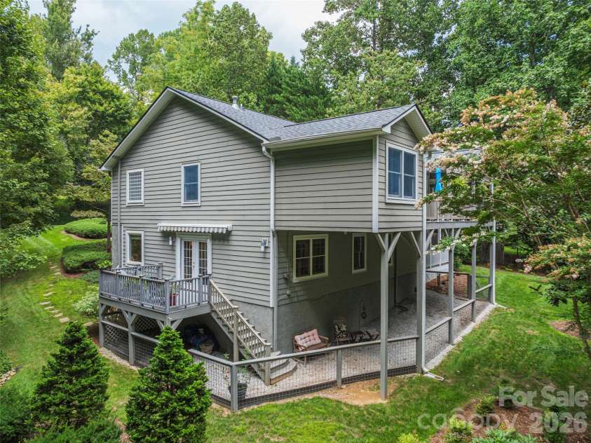 130 Olds Trail, Hendersonville, NC 28739.  MLS# CAR4434379, YatesRealty ID 56440. 