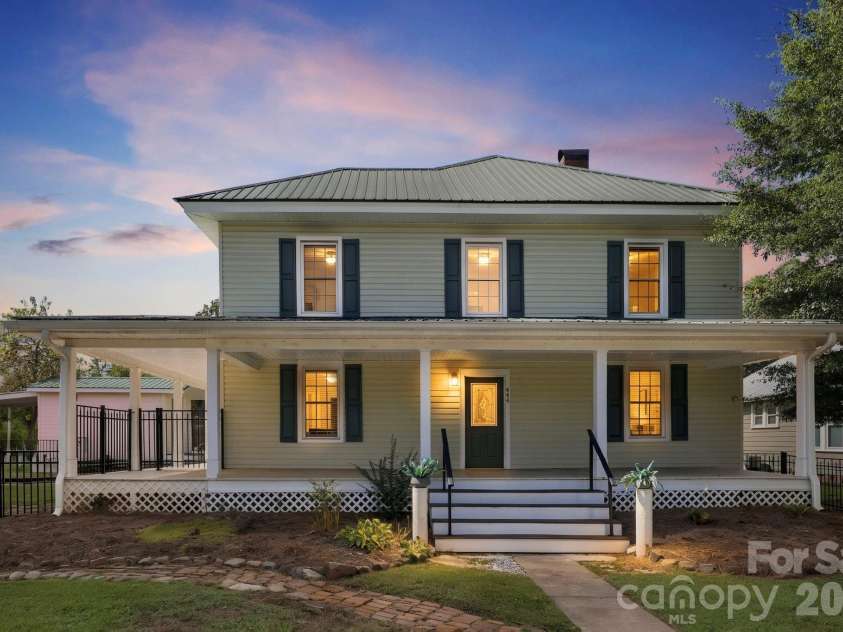 444 Broad Street, Brevard, NC 28712.  MLS# CAR4434346, YatesRealty ID 56443. 