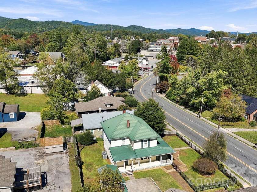 444 Broad Street, Brevard, NC 28712.  MLS# CAR4434346, YatesRealty ID 56443. 