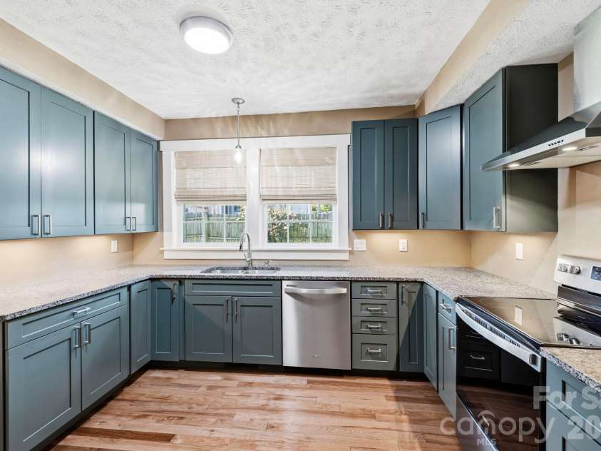444 Broad Street, Brevard, NC 28712.  MLS# CAR4434346, YatesRealty ID 56443. 
