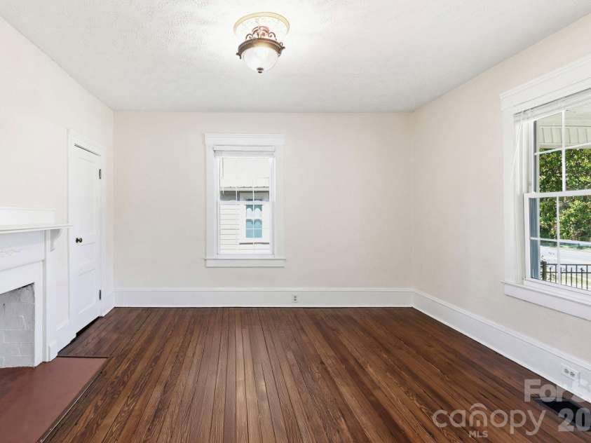 444 Broad Street, Brevard, NC 28712.  MLS# CAR4434346, YatesRealty ID 56443. 