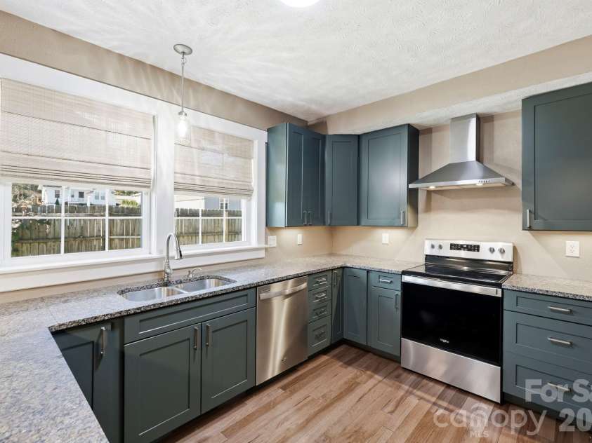 444 Broad Street, Brevard, NC 28712.  MLS# CAR4434346, YatesRealty ID 56443. 