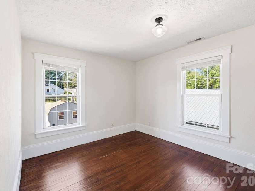 444 Broad Street, Brevard, NC 28712.  MLS# CAR4434346, YatesRealty ID 56443. 