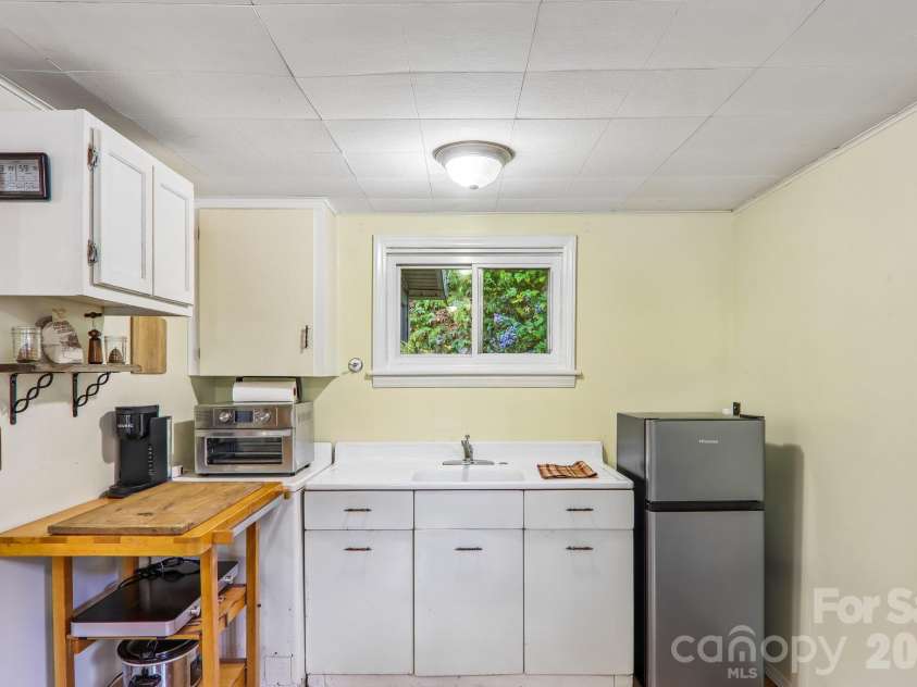 58 Leisure Lane, Maggie Valley, NC 28751.  MLS# CAR4434377, YatesRealty ID 56447. 