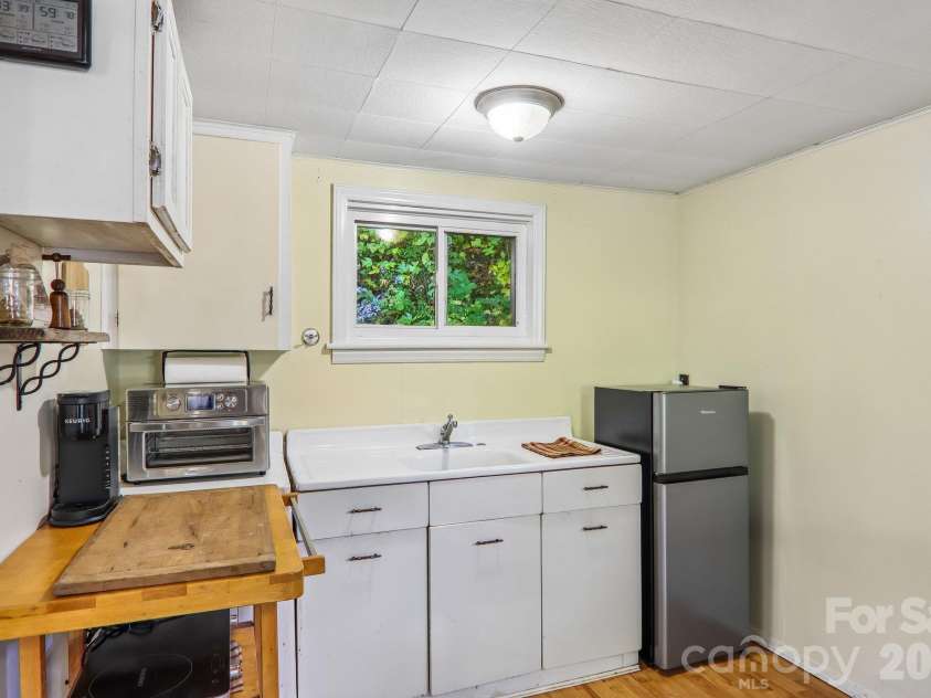 58 Leisure Lane, Maggie Valley, NC 28751.  MLS# CAR4434377, YatesRealty ID 56447. 