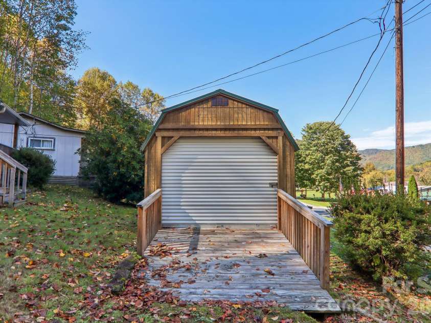 58 Leisure Lane, Maggie Valley, NC 28751.  MLS# CAR4434377, YatesRealty ID 56447. 