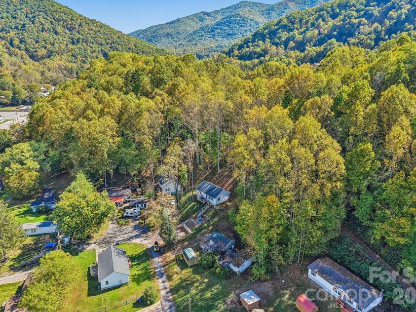 58 Leisure Lane, Maggie Valley, NC 28751.  MLS# CAR4434377, YatesRealty ID 56447. 