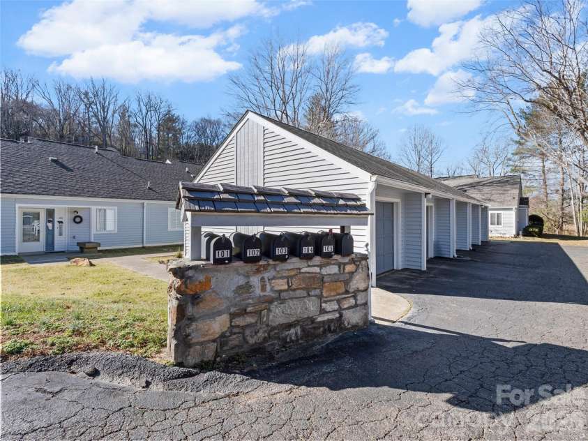 102 Llama Way, Black Mountain, NC 28711.  MLS# CAR4340043, YatesRealty ID 5645. 