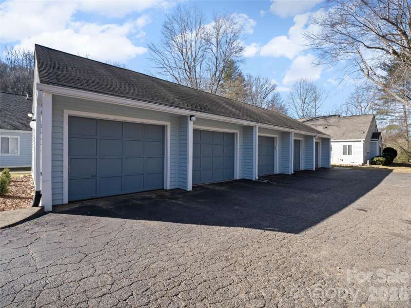 102 Llama Way, Black Mountain, NC 28711.  MLS# CAR4340043, YatesRealty ID 5645. 