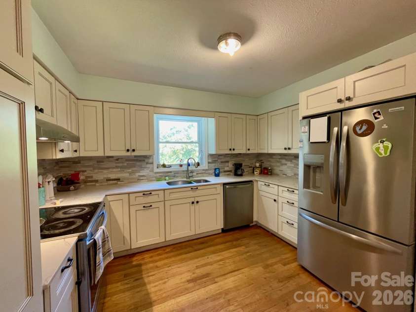 110 Poteat Drive, Morganton, NC 28655.  MLS# CAR4431657, YatesRealty ID 56452. Kitchen