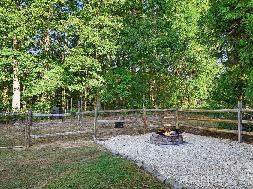2321 Grayson Parkway, Monroe, NC 28110.  MLS# CAR4433720, YatesRealty ID 56453. 