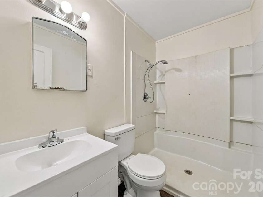110 Brookside Lane, Morganton, NC 28655.  MLS# CAR4434404, YatesRealty ID 56455. 