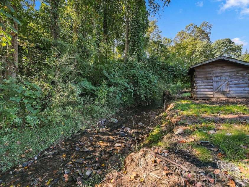 110 Brookside Lane, Morganton, NC 28655.  MLS# CAR4434404, YatesRealty ID 56455. 