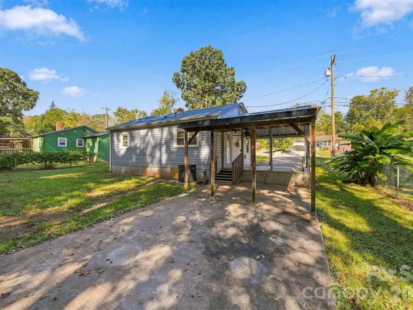 110 Brookside Lane, Morganton, NC 28655.  MLS# CAR4434404, YatesRealty ID 56455. 