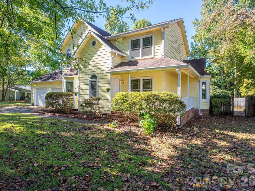 111 Smoke Tree Court, Gastonia, NC 28056.  MLS# CAR4433687, YatesRealty ID 56459. 