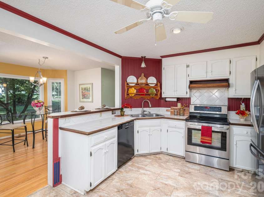 111 Smoke Tree Court, Gastonia, NC 28056.  MLS# CAR4433687, YatesRealty ID 56459. 