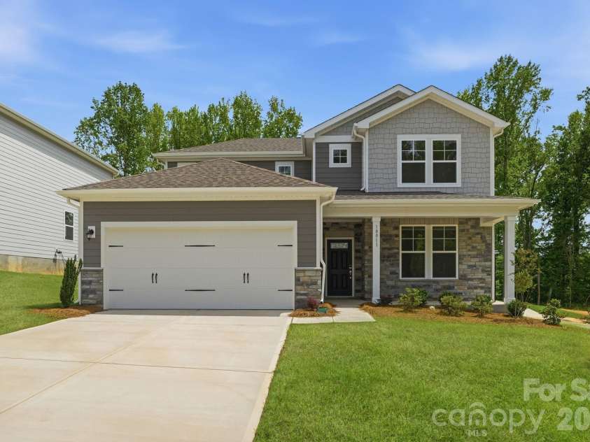 10011 Manor Vista Trail, Kannapolis, NC 28027.  MLS# CAR4359046, YatesRealty ID 5646. 