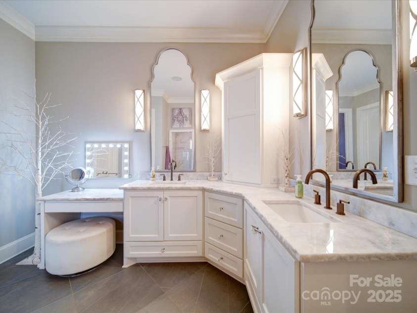 4025 Foxes Trail, Cramerton, NC 28032.  MLS# CAR4264647, YatesRealty ID 5646. 