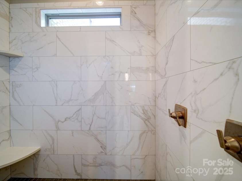 4025 Foxes Trail, Cramerton, NC 28032.  MLS# CAR4264647, YatesRealty ID 5646. 