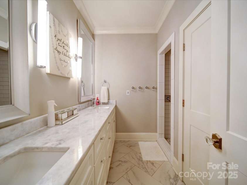 4025 Foxes Trail, Cramerton, NC 28032.  MLS# CAR4264647, YatesRealty ID 5646. 