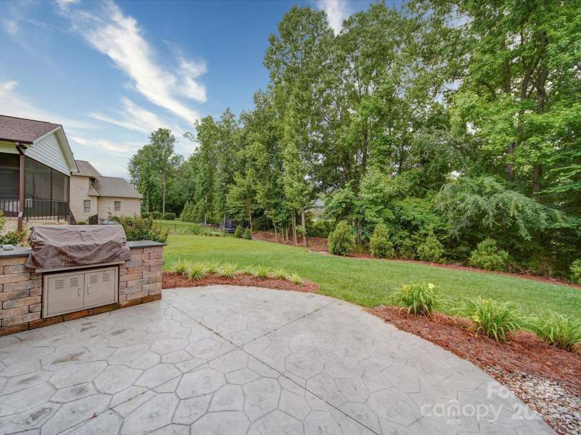 4025 Foxes Trail, Cramerton, NC 28032.  MLS# CAR4264647, YatesRealty ID 5646. 