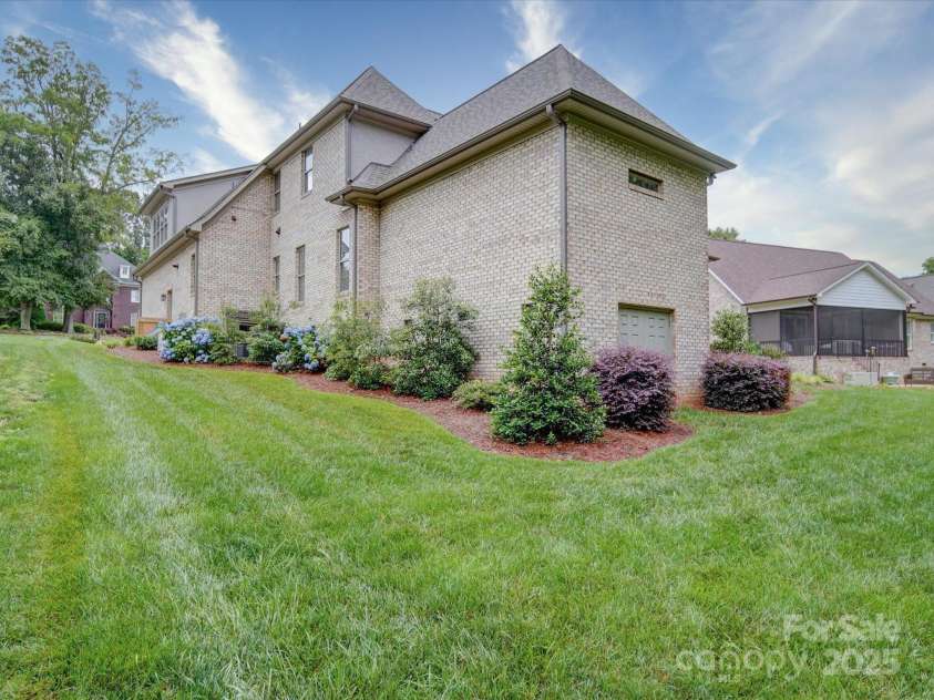 4025 Foxes Trail, Cramerton, NC 28032.  MLS# CAR4264647, YatesRealty ID 5646. 