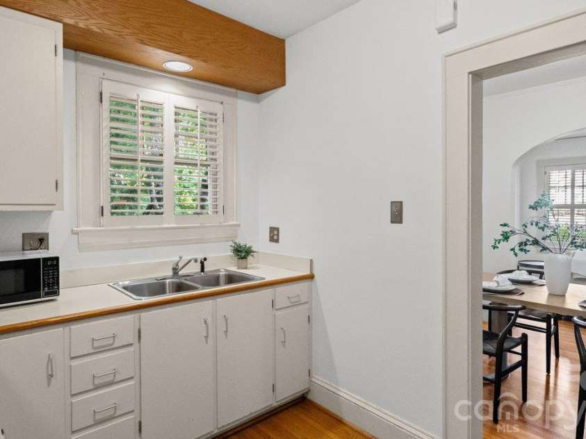 1913 Tippah Avenue, Charlotte, NC 28205.  MLS# CAR4432538, YatesRealty ID 56462. 